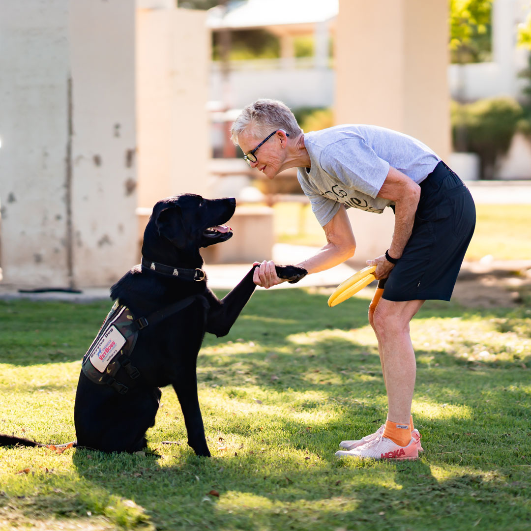Dogtopia werkt samen met gepensioneerd CSM Gretchen Evans aan Dogs Save Lives-campagne