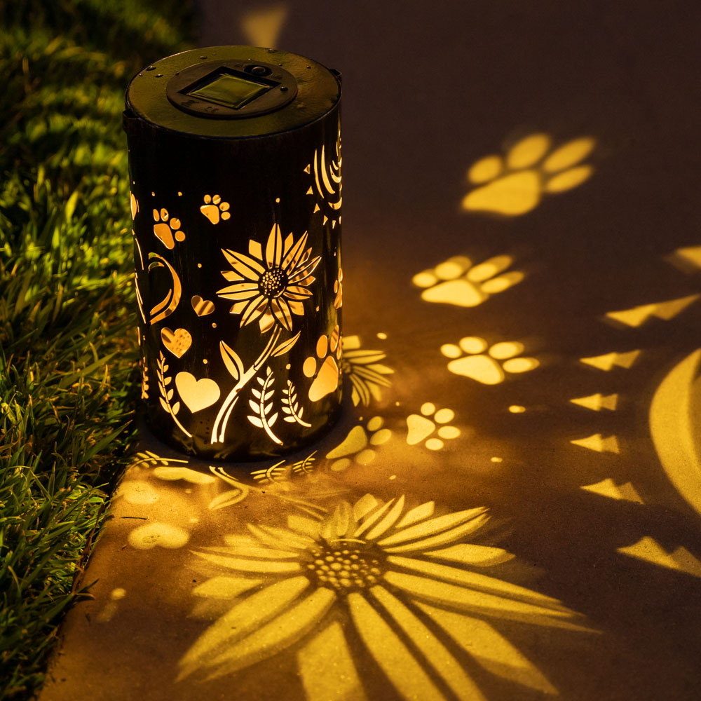 iHeartDogs Zonnebloemen & Poten Artisan Shadow Solar Lantern