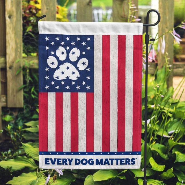 Every Dog Matters USA Flag Garden Flag (GRATIS)